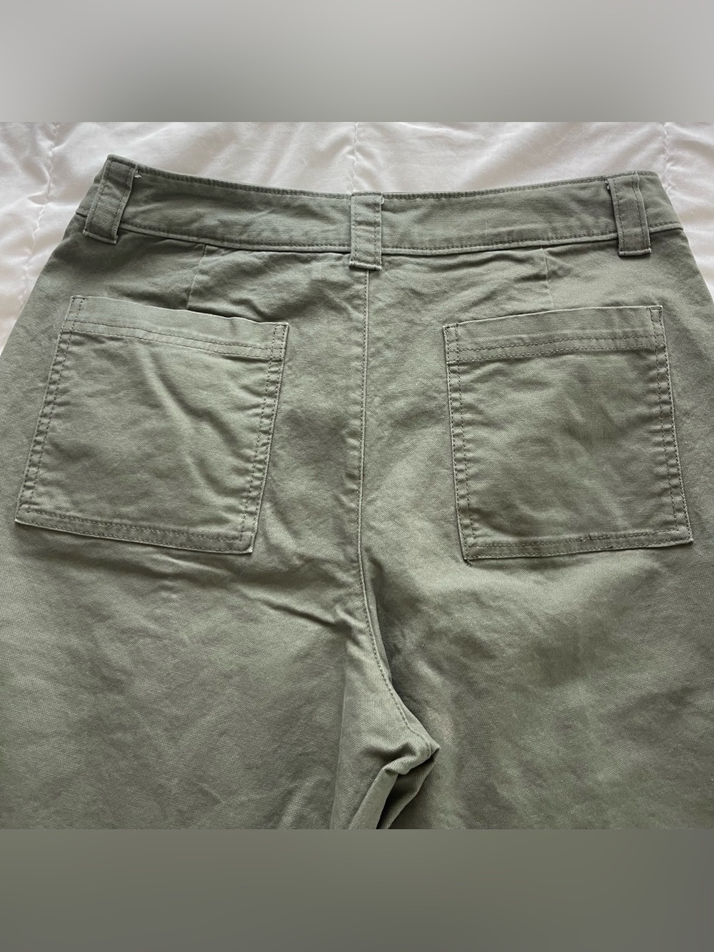 Old Navy Woman’s Barrel Leg Pants - Picture 4 of 5